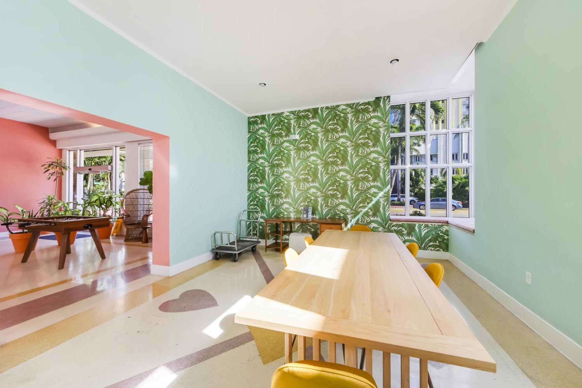 Tropics Hotel Miami Beach — Photos 3